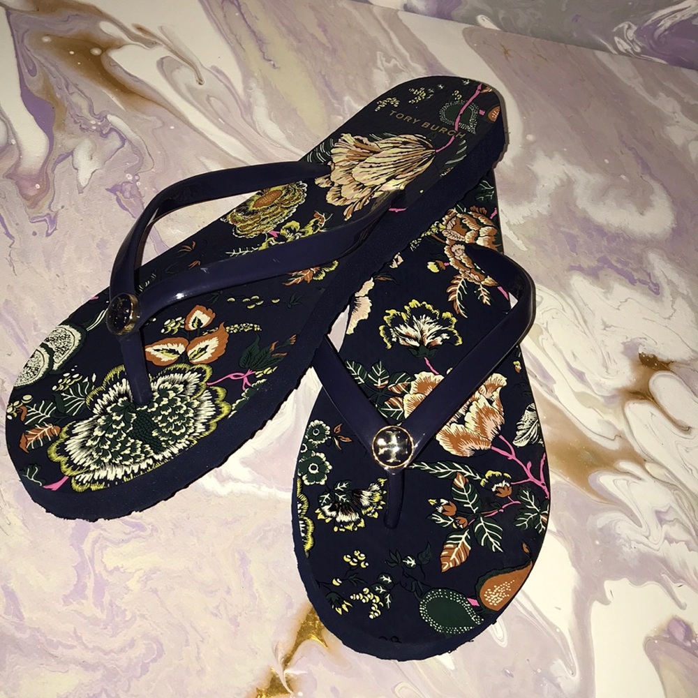 TORY BURCH flip flops